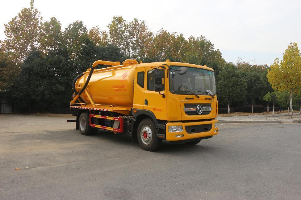 多利卡吸污車(chē)-盈通吸糞車(chē)廠(chǎng)家報(bào)價(jià)-吸污車(chē)多少錢(qián)