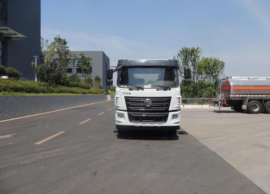 東風(fēng)六缸灑水車，六缸華神灑水車，15噸灑水車廠家報價